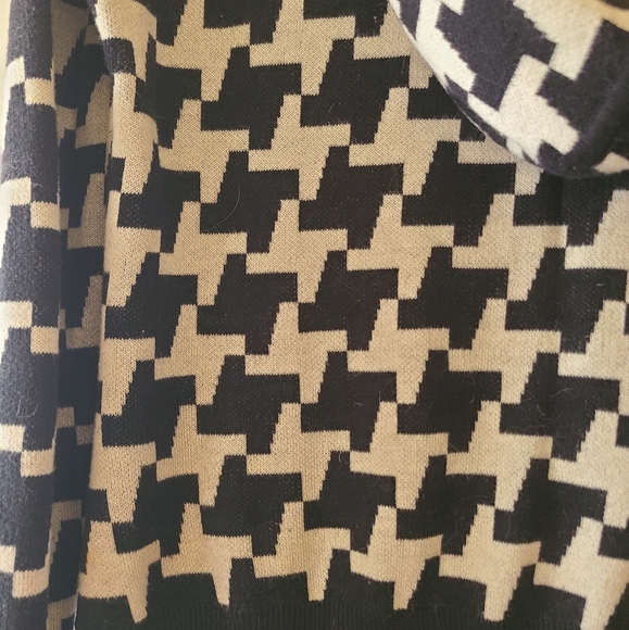 L.A.M.B Houndstooth Hoodie - Picture 3 of 7